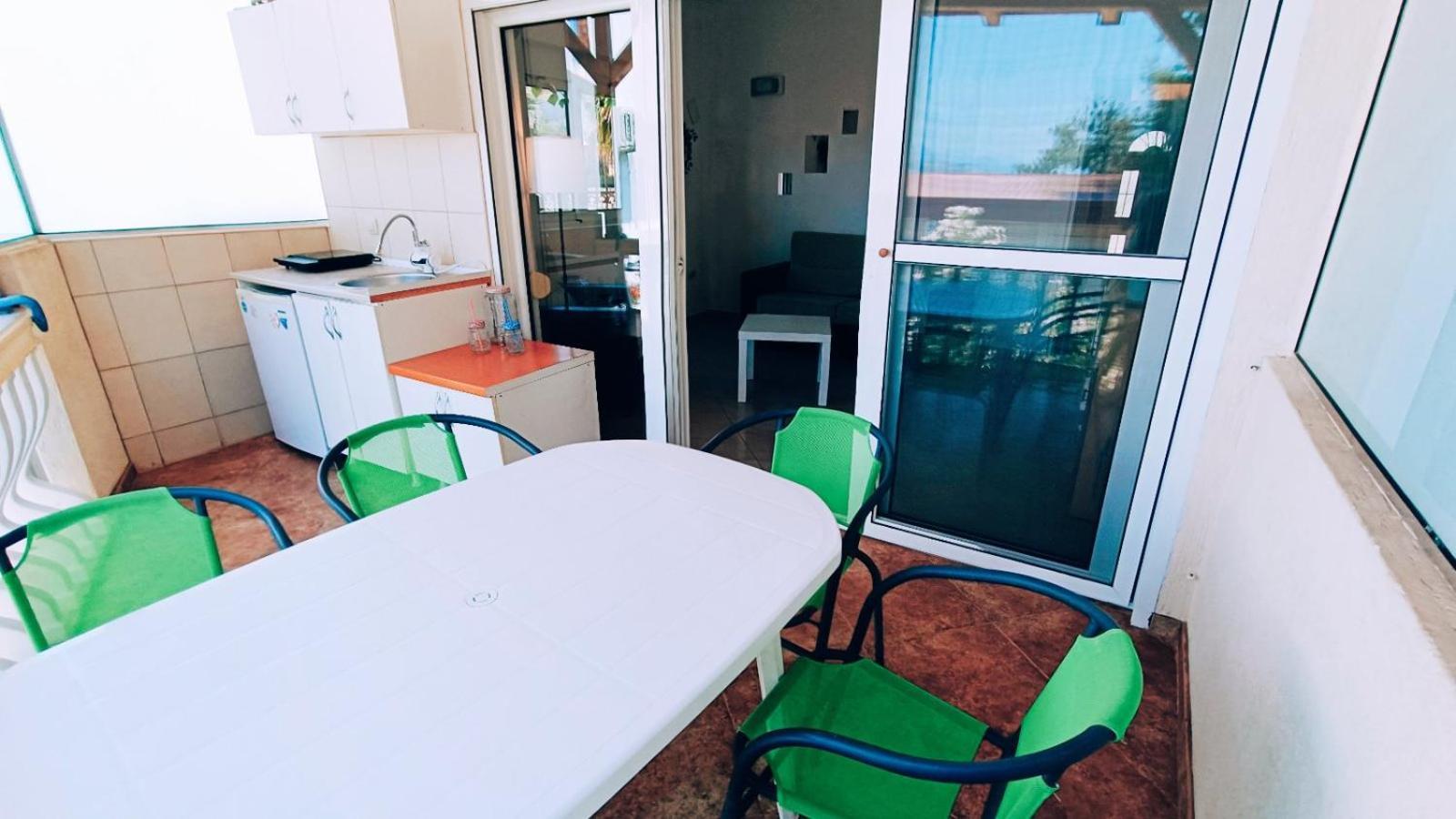 Beach Apartment With Beach Chairs N.1 Utjeha Habitación foto